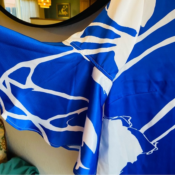 MING WANG NWT Blue White Abstract Print Silky Split Neck Ruffle Sleeve Blouse - Picture 3 of 8